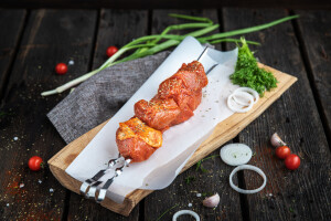 Шашлык в томатном маринаде