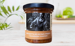 Брускетта из белых грибов с вялеными томатами