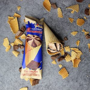 Рожок “Тюменский пломбир” шоколадный с шоколадным топпингом