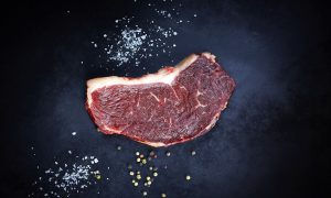 Стейк Стриплойн из мраморной говядины Dry Aged
